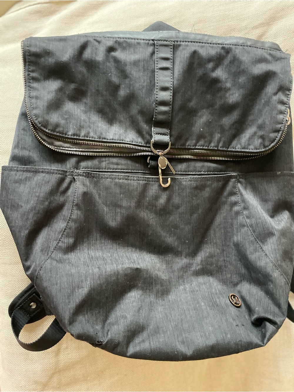 lululemonEveryday Backpack - Picture 4 of 8